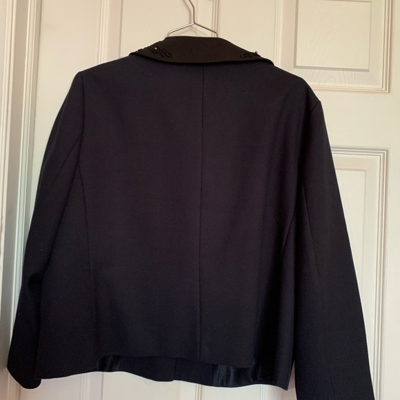 Zara - Fairly new navy blue blazer - Picture 2 of 3